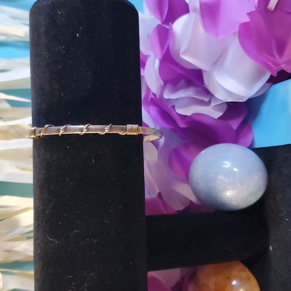 Wire wrapped small cuffed bracelet silver toned - Picture 1 of 2